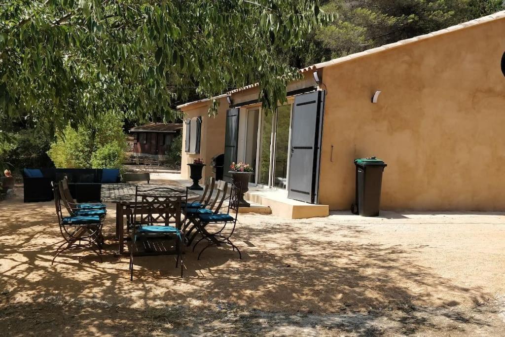 Villa Cigalons En Pleine Pinede Avec Piscine Chauffee De Mai A Septembre Auriol ภายนอก รูปภาพ