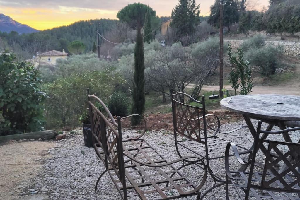Villa Cigalons En Pleine Pinede Avec Piscine Chauffee De Mai A Septembre Auriol ภายนอก รูปภาพ