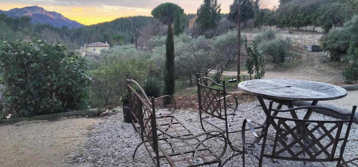 Villa Cigalons En Pleine Pinede Avec Piscine Chauffee De Mai A Septembre Auriol ภายนอก รูปภาพ