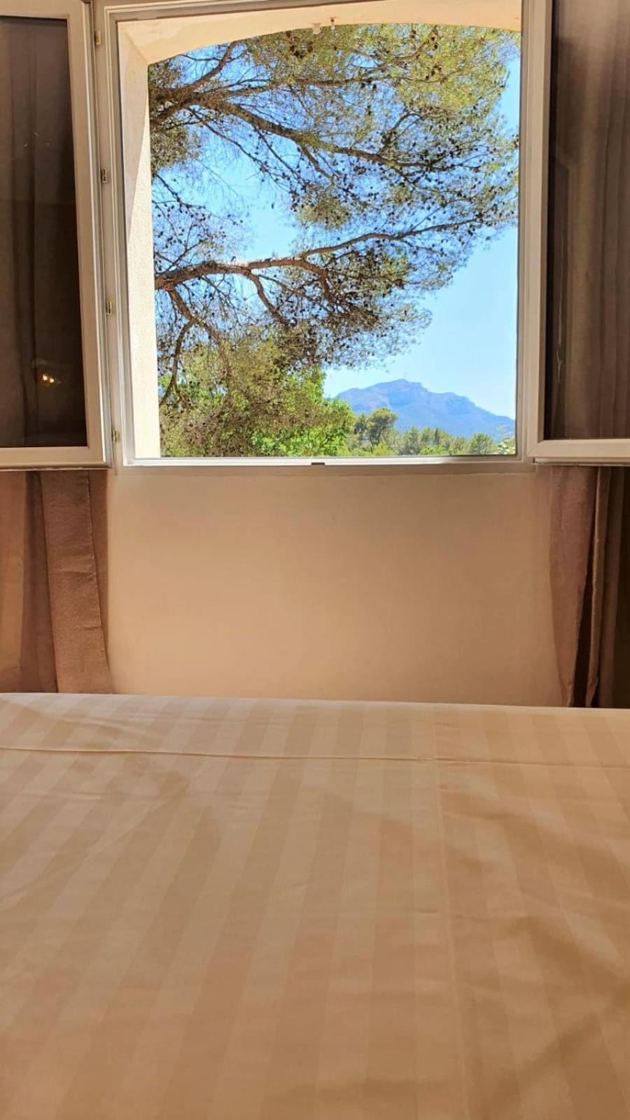 Villa Cigalons En Pleine Pinede Avec Piscine Chauffee De Mai A Septembre Auriol ภายนอก รูปภาพ
